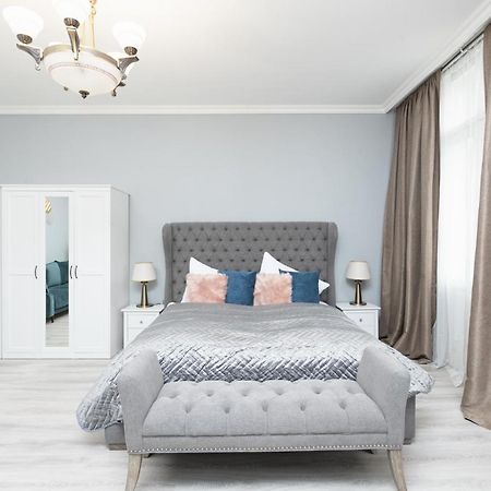 Luxury Central 150M2 Apartment On Wencelas Square With Private Garage Прага Экстерьер фото