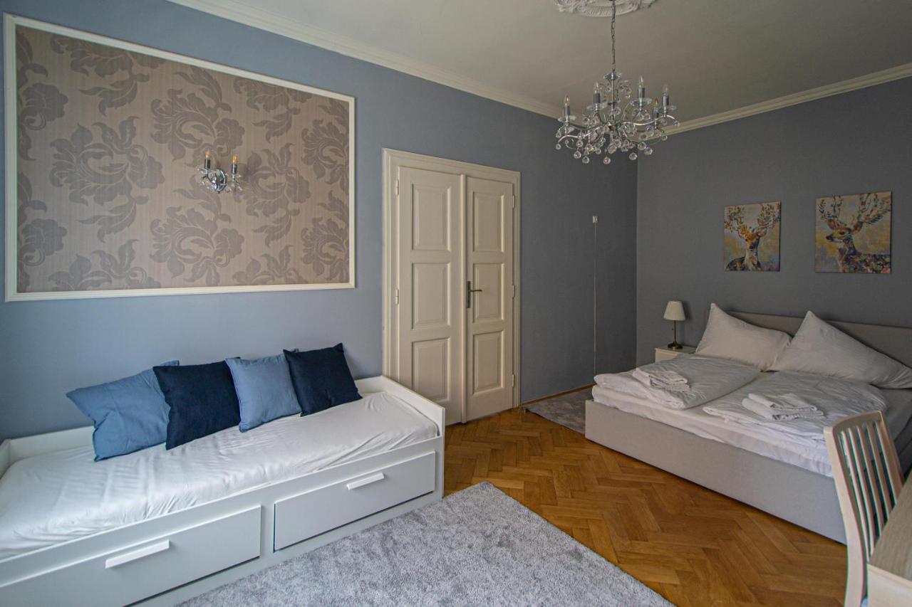 Luxury Central 150M2 Apartment On Wencelas Square With Private Garage Прага Экстерьер фото