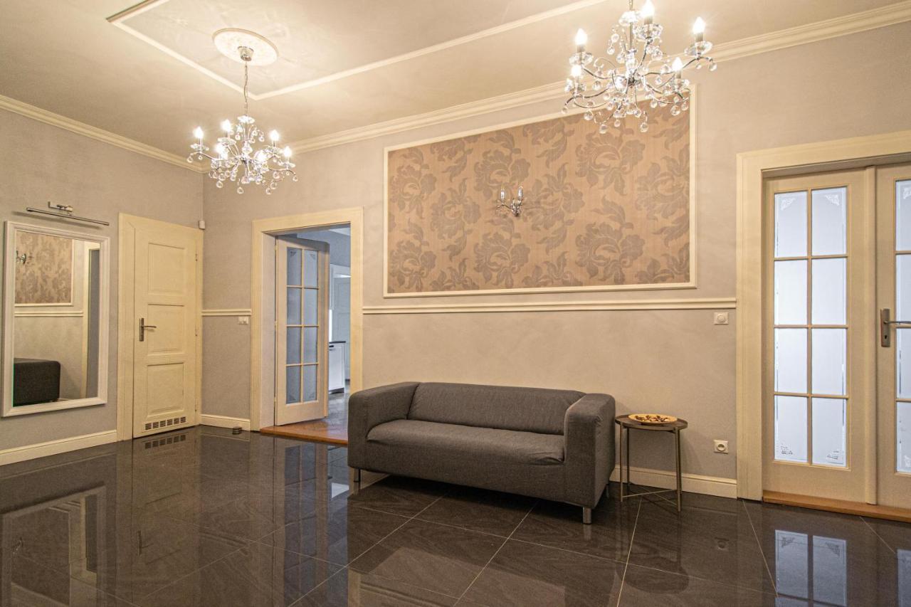 Luxury Central 150M2 Apartment On Wencelas Square With Private Garage Прага Экстерьер фото