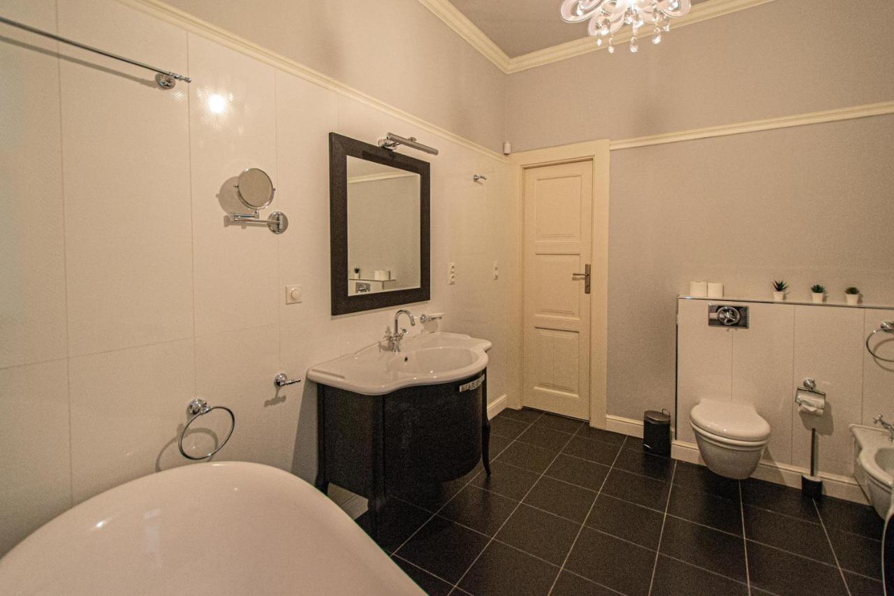Luxury Central 150M2 Apartment On Wencelas Square With Private Garage Прага Экстерьер фото