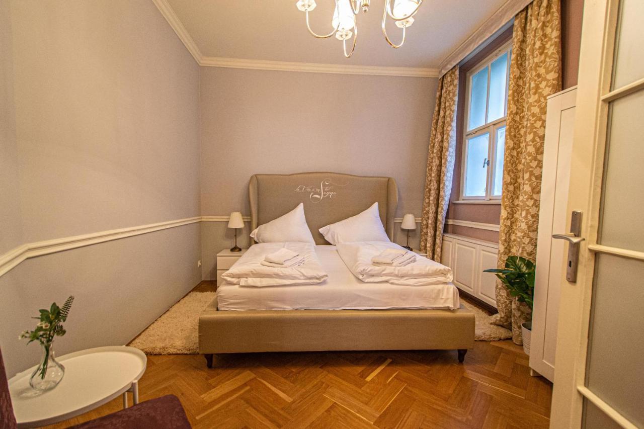 Luxury Central 150M2 Apartment On Wencelas Square With Private Garage Прага Экстерьер фото