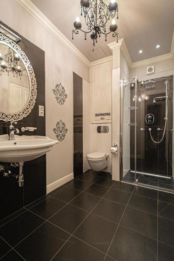 Luxury Central 150M2 Apartment On Wencelas Square With Private Garage Прага Экстерьер фото
