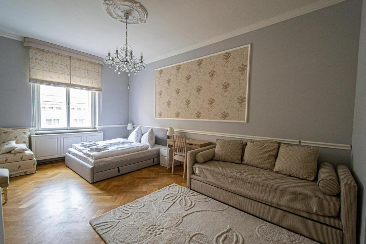 Luxury Central 150M2 Apartment On Wencelas Square With Private Garage Прага Экстерьер фото