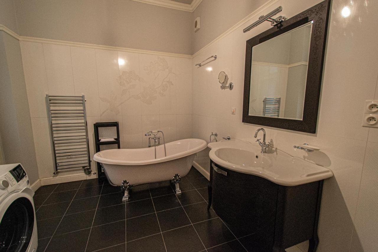 Luxury Central 150M2 Apartment On Wencelas Square With Private Garage Прага Экстерьер фото