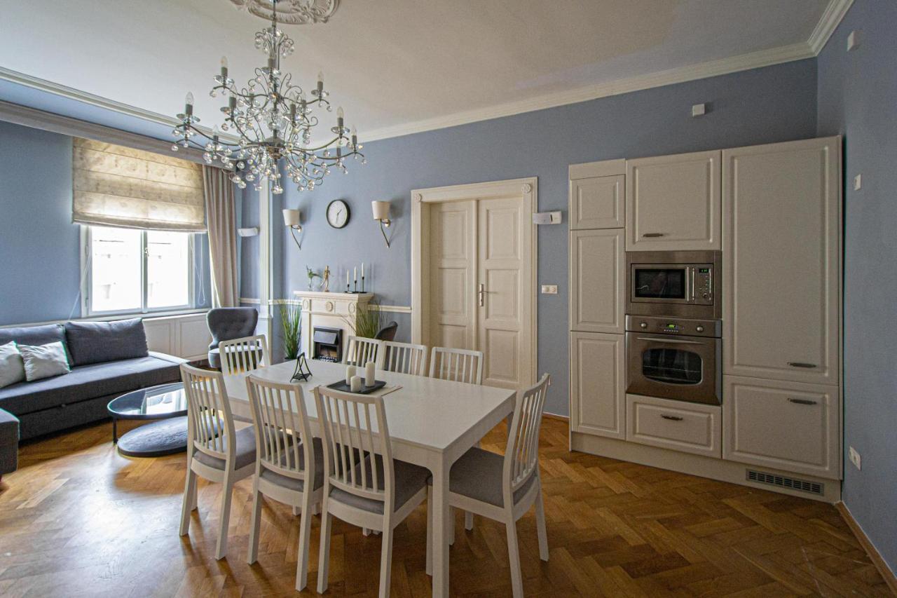 Luxury Central 150M2 Apartment On Wencelas Square With Private Garage Прага Экстерьер фото