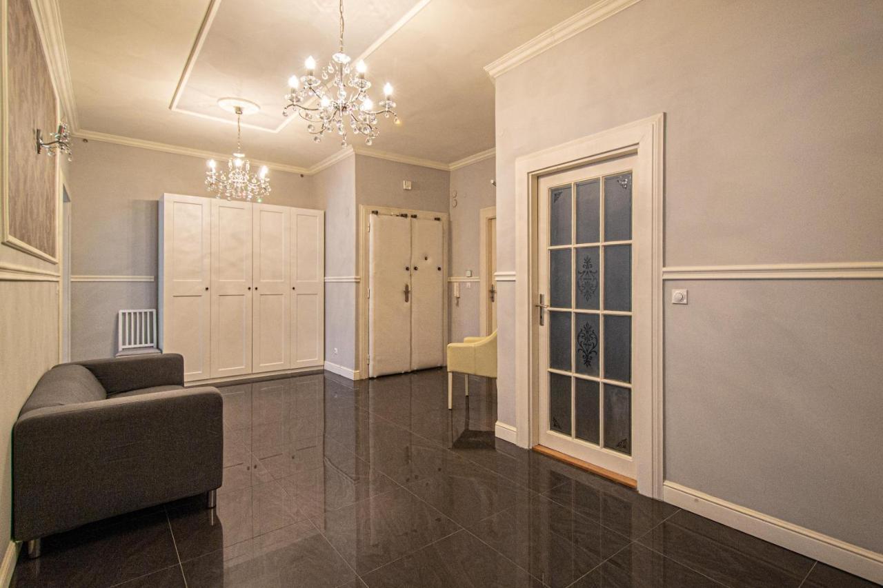 Luxury Central 150M2 Apartment On Wencelas Square With Private Garage Прага Экстерьер фото