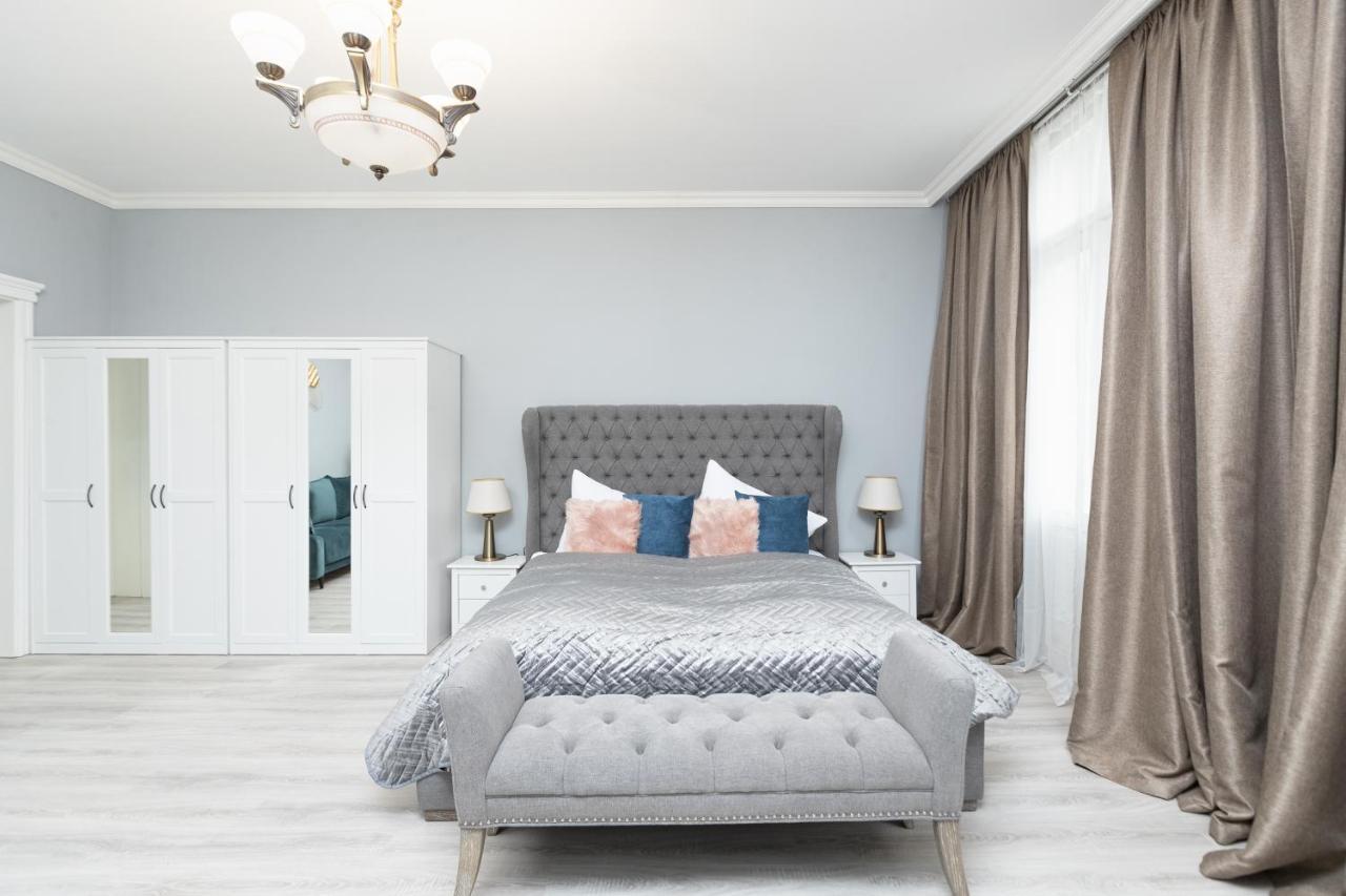 Luxury Central 150M2 Apartment On Wencelas Square With Private Garage Прага Экстерьер фото