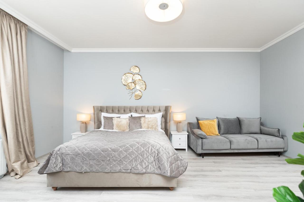 Luxury Central 150M2 Apartment On Wencelas Square With Private Garage Прага Экстерьер фото