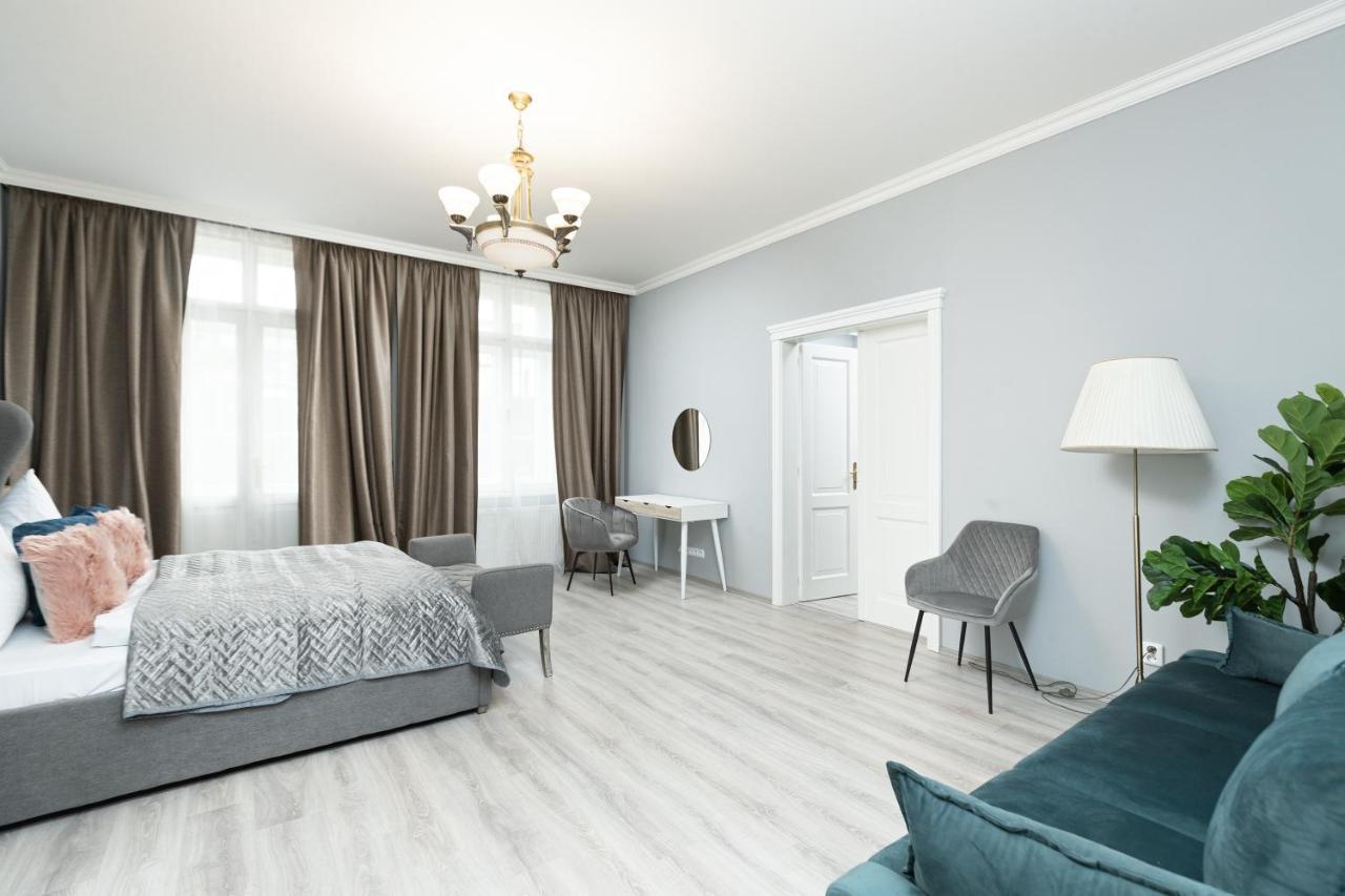 Luxury Central 150M2 Apartment On Wencelas Square With Private Garage Прага Экстерьер фото