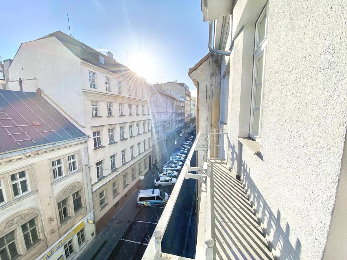 Luxury Central 150M2 Apartment On Wencelas Square With Private Garage Прага Экстерьер фото